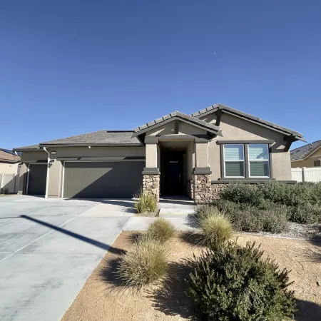Former Model Home, 3 Car Garage, Gym, Sleep 14