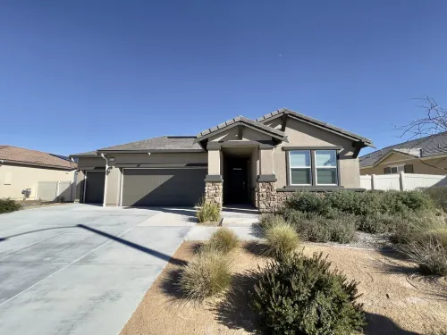 Former Model Home, 3 Car Garage, Gym, Sleep 14