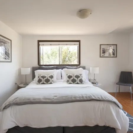 30% OFF! Malibu Serene Cottage w/King Bed • Beach View • BBQ