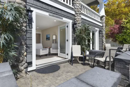 Waterfront Inn Отели в г. Растон