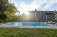 Home 2 Mi to Mashpee Commons! Pool and Screened Deck - Pools