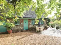 Pips Hideaway Hotel a North Dorset District