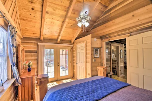 The Lake Place Cabin w/ Golf Cart & Free Kayaks! - 3-Star