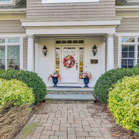 Groton Home < 1 Mi to Beach on Long Island Sound!