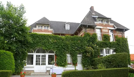 Logis Hôtel & Restaurant - le Manoir de Gavrelle Отели в г. Френ-ле-Монтобан