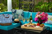 White Doe Inn Bed & Breakfast