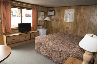 Brookside Motel & Cabins
