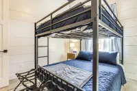 Dock & Panoramic Bay Views: Oconto Retreat! - WiFi