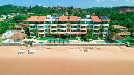 Waterfront Apart Hotel Отели рядом с достопримечательностью «Hibiscus Beach Club»