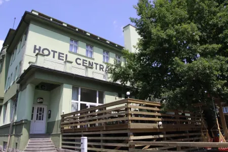Wellness Hotel Central Отели в г. Kolinec