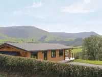 Bryn Eiddon Log Cabin - Homestays