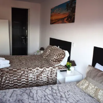 Guest House Henrique VIII Отели рядом с достопримечательностью «Театр Колизей-Порту»