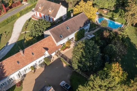 Le Clos de La Rousseliere Отели в г. Блере