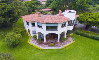 Casa Bugambilia, Un Pequeño Hotel en Tepoztlán