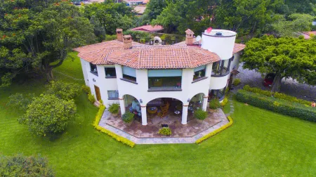 Casa Bugambilia, Un Pequeño Hotel en Tepoztlán