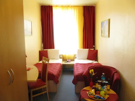 Hotel am Hauptbahnhof Отели в г. Добин-ам-Зе