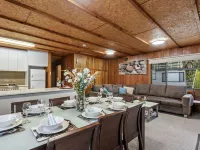 Renmark River Villas and Boats & Bedzzz Hotels in Renmark