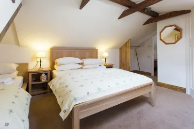 Oakwood Bed and Breakfast Heathrow Hotels in Heathrow