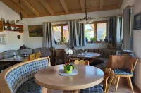 Ferienhof Müller Vorderburg Hotels in Sulzberg