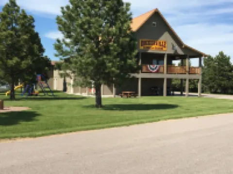 Rockerville Lodge & Cabins