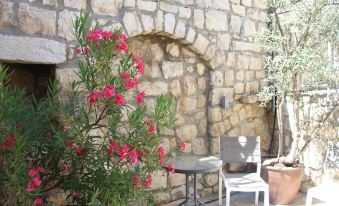 Artists Colony Inn Zefat