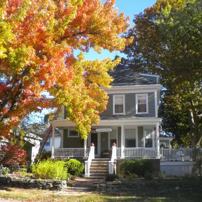 Fleetwood House Bed and Breakfast Hotels near Back Cove Historic District