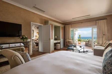 La Fontaine Guest House Hermanus Отели в г. Херманус