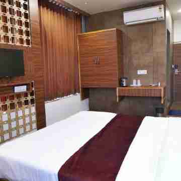 Hotel Sweet Time Restaurant and Banquet Rooms