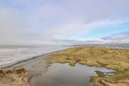 Ystwyth 26 Отели рядом с достопримечательностью «Абердови Голф Клаб»