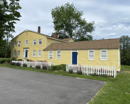 Colonel Spencer Inn Hotels in Campton