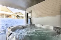 Stunning Granby Home w/ Hot Tub: Hike & Ski! - Pysäköinti
