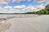 Community Beach & Lake: Pocono Summit Escape Hotels in Coolbaugh Township