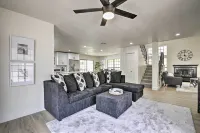 8 mi to Westgate Family-Friendly Glendale Home! Hotels in Glendale