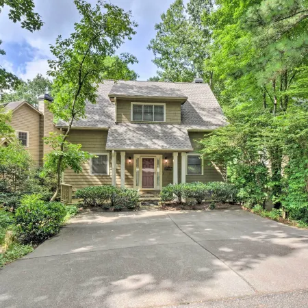 Big Canoe Retreat w/ Deck & Golf Course Views