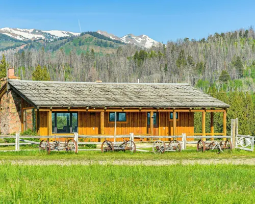 Rustic Bondurant Cabin: Fish, Hike, & Bike! Hotels in Sublette County