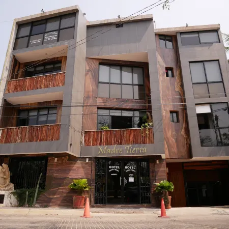 Madre Tierra Hostal Отели рядом с достопримечательностью «Пляж Каррисалильо»