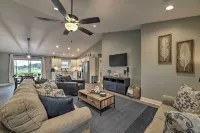 Cozy Murray Retreat Near MSU and Local Eateries