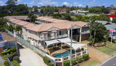 Highlander Motor Inn Отели рядом с достопримечательностью «St Luke's Anglican Church»