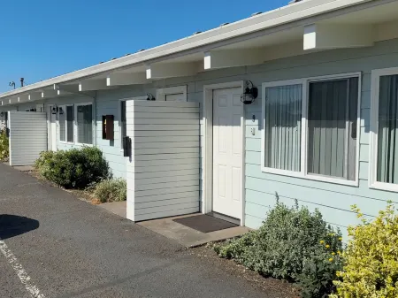 Harborview Inn & RV Park