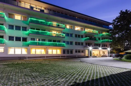 Hotel Aurum Family "A" Отели в г. Хайдусобослоский яраш