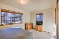 Family Cabin w/ Hot Tub: 1 Mi to Angel Fire Resort - ペット同伴可