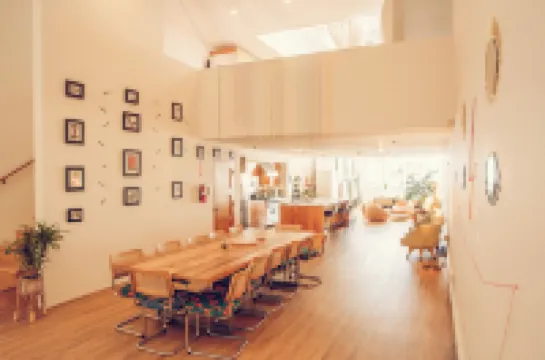 Stay Open Venice Beach Hotels in Venice