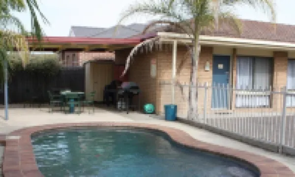 Country Home Motor Inn