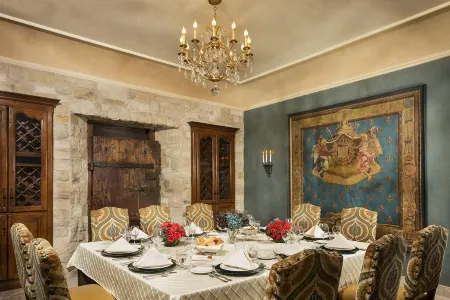 Ayres Hotel Manhattan Beach LAX Отели рядом с достопримечательностью «Oviatt Building»