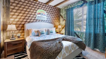 Private pool/Communal Facilities/themed bedrooms