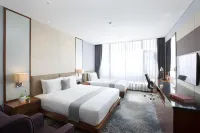 I Square Hotel