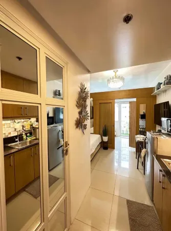 Luxury Staycation at Prime Location Mall of Asia Shell Residences Pasay Tower C Отели рядом с достопримечательностью «Siayan Travellers Inn»