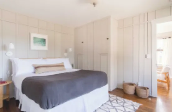 Topaz by AvantStay Adorable Cottage Walking Distance to Beach w Large Patio
