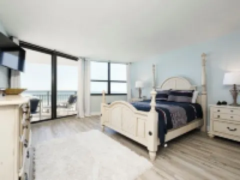 Direct Ocean Front Condo steps away from the Beach! Hotels in Ponce Inlet