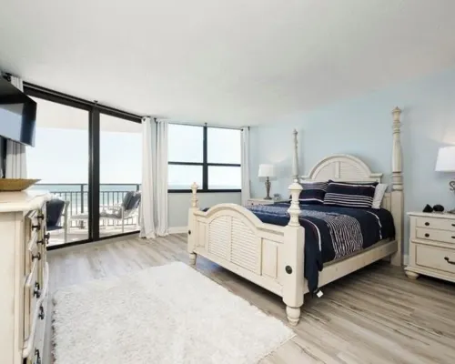 Direct Ocean Front Condo steps away from the Beach! Hotels in Ponce Inlet